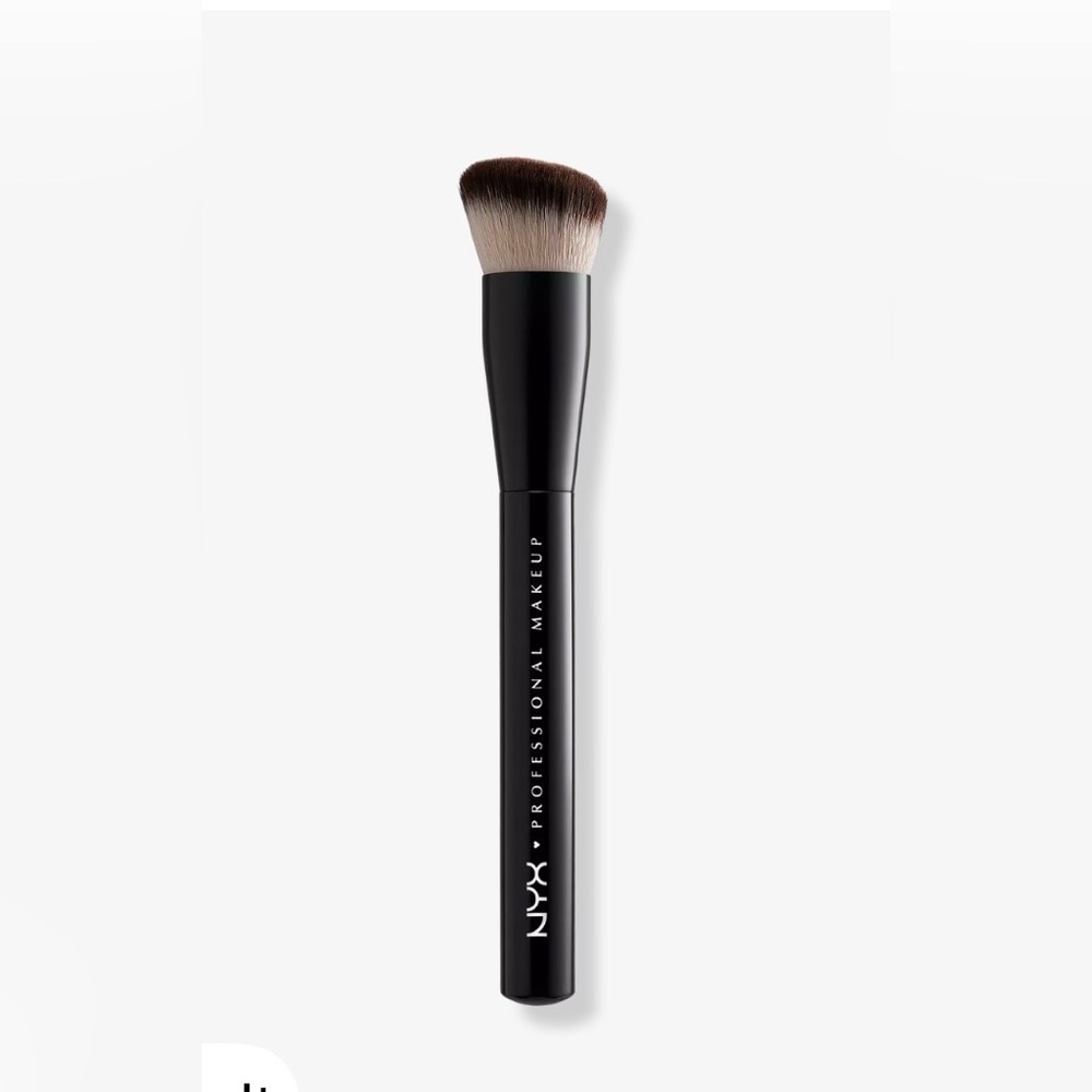 Nyx Can’t Stop Won’t Stop Foundation Professional Makeup Brush New